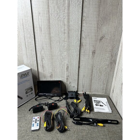 Pyle PLCMDVR72 DVR Vehicle Driving Video Camera & Monitor System Kit 7 inch - Picture 6 of 12